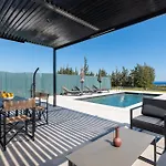 Villa Elixir Vacation Gennadi